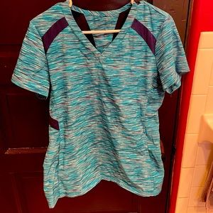 Women’s scrub top/shirt